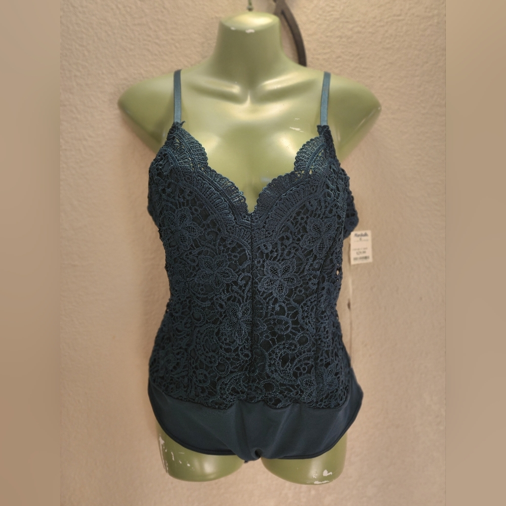 Nwt lace bodysuit
